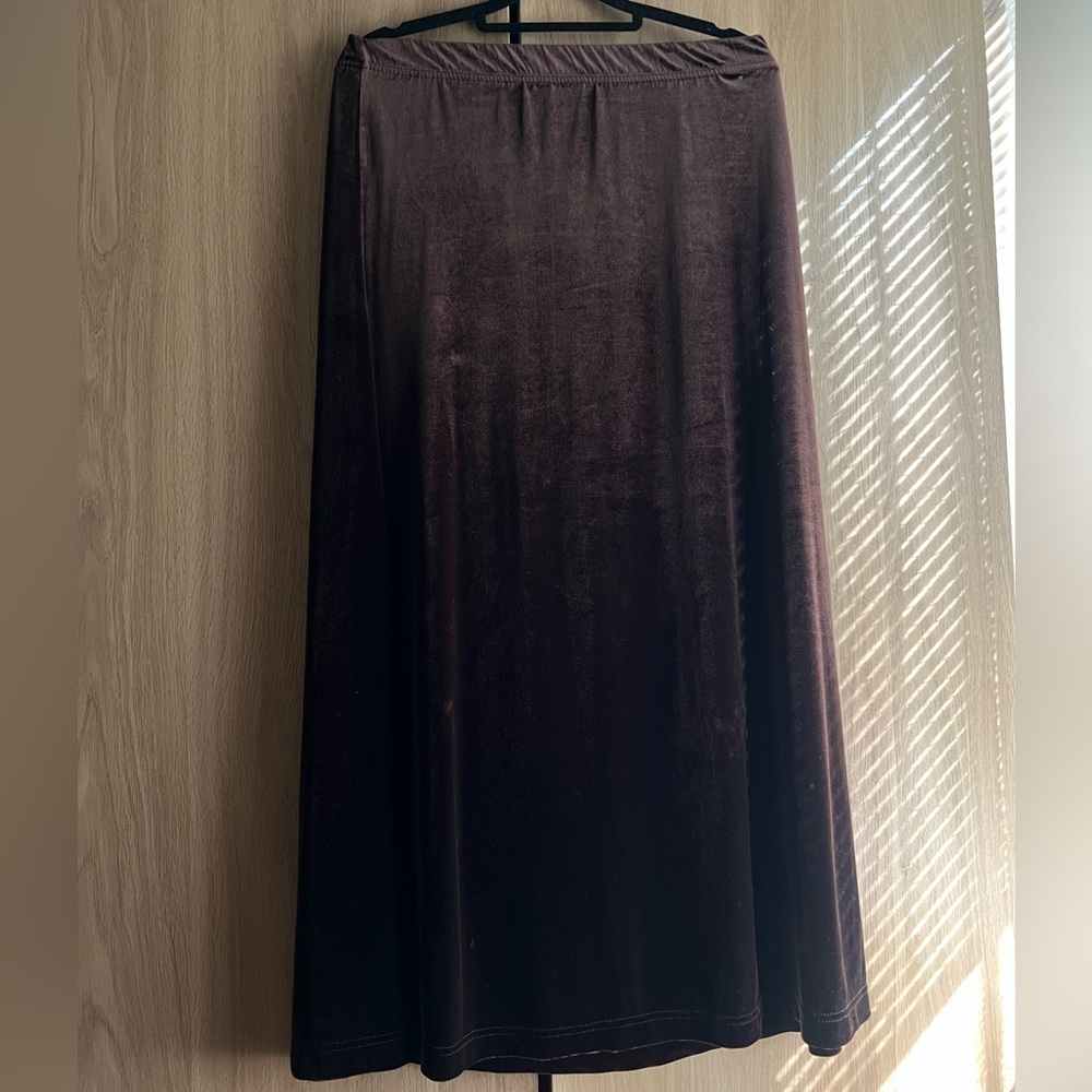 Bentley Velvet Brown Skirt Size Small





Dainty Jewells